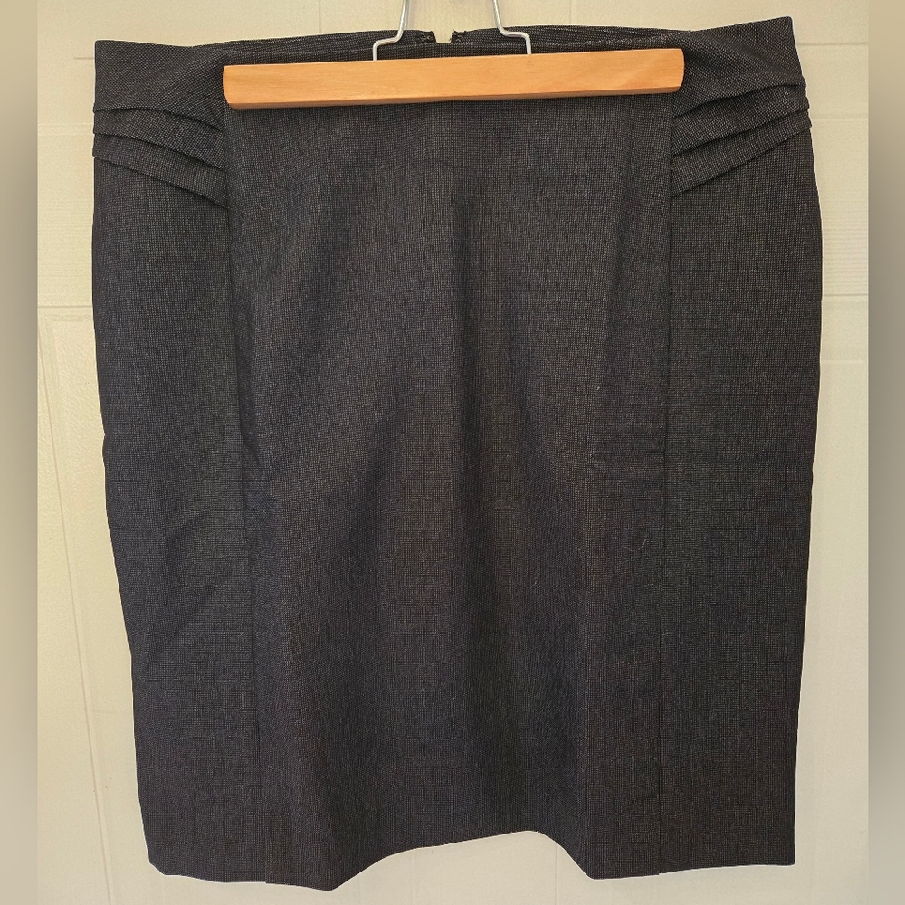Size 4 AMANDA + CHELSEA Elegant Dark Grey Black Women's Skirt Back Zipper